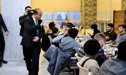 Başkan Geçit, 36 Ülkenin Öğrencileri İle İftar Yaptı