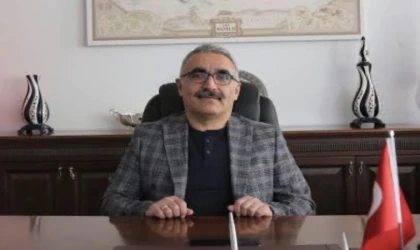 Sami Başkan Esenlik Müdürü Veysel Tay’ın Kalemini Kırdı