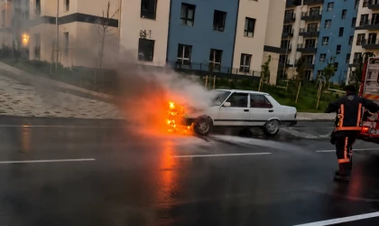 Battalgazi’de Araç Yangını Panik Oluşturdu