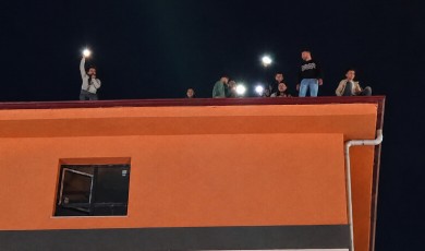 Malatya'da Bayram Öncesi Maaş Eylemi! TOKİ İşçileri Çatıya Çıktı