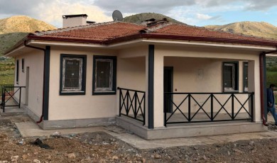 Malatya'da Fırsatçı Şahıs TOKİ Köy Evine Milyonlar İstedi!