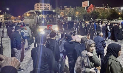 Malatya’da İlk Hac Kafilesi Gözyaşlarıyla Uğurlandı
