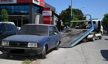 Manisa’da Sokaklar Atıl ve Hurda Araçlardan Temizleniyor