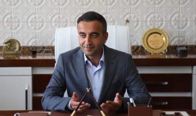 AK Parti Akçadağ Belediyesi Cumhurbaşkanı Erdoğan'ı Takmadı