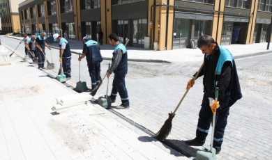 Battalgazi Belediyesi Akpınar Çarşısı’nda Temizliği Sürdürüyor