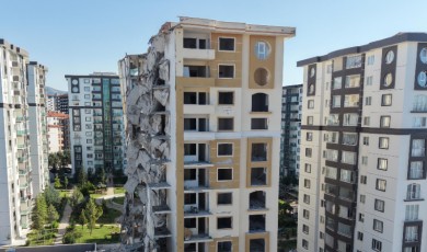 Şehristan’da İş Makineleri Zorlandı Çalışmalar Durdu