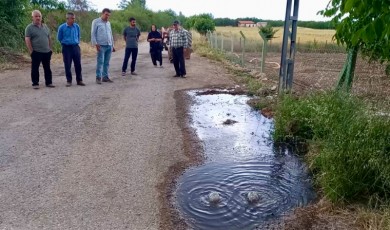 Tarlaya Akan Lağım Suyuna Büyük Tepki!