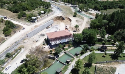 Battalgazi Belediyesi Parklarda Kendi Üretimini Kullanıyor