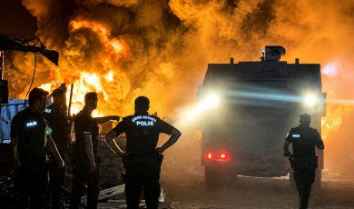 Malatya Hurda Sahasında Korkutan Yangın