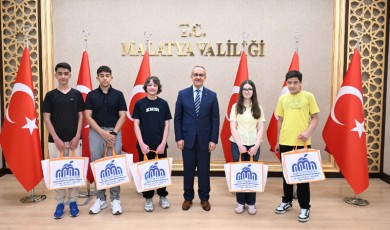 Malatya Valisi Seddar Yavuz, LGS Türkiye Birincilerini Ağırladı