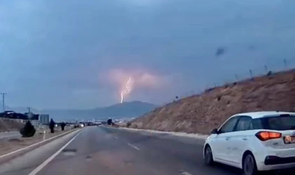 Malatya’da Yıldırımın Düştüğü An Kamerada!