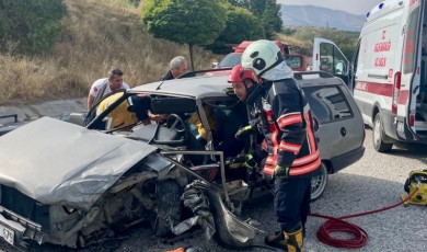 Otomobil İle Hafif Ticari Araç Çarpıştı: 1 Yaralı