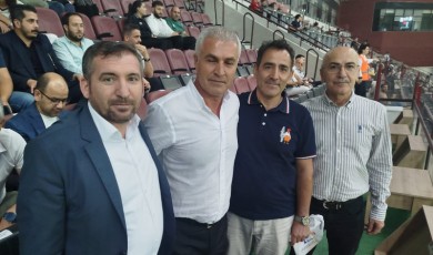Rektör Adayı Prof. Dr. Aziz Aksoy Maçı Tribünden İzledi