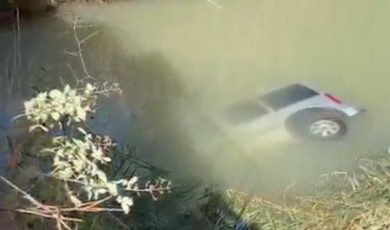 Hafif Ticari Araç Tohma Çayı’na Devrildi: 1 Ölü, 1 Yaralı