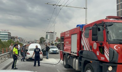 Malatya’da Seyir Halindeki Otomobilde Yangın Paniği