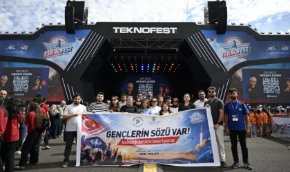 Yeşilyurt Belediyesi'nden Gençlere TEKNOFEST Gezisi